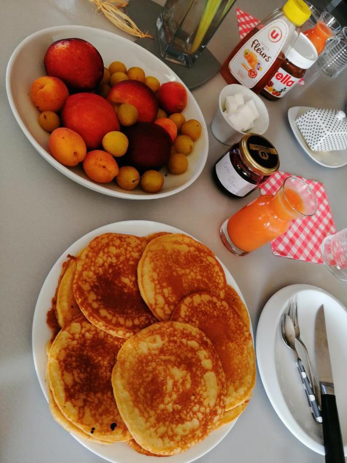 Les Bichettes Bed & Breakfast Mortagne-sur-Sevre Luaran gambar