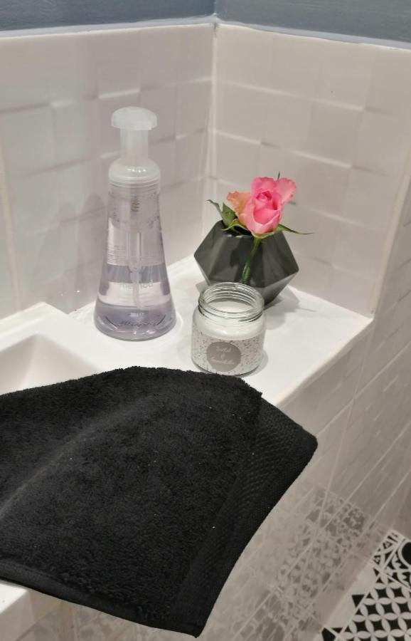 Les Bichettes Bed & Breakfast Mortagne-sur-Sevre Luaran gambar