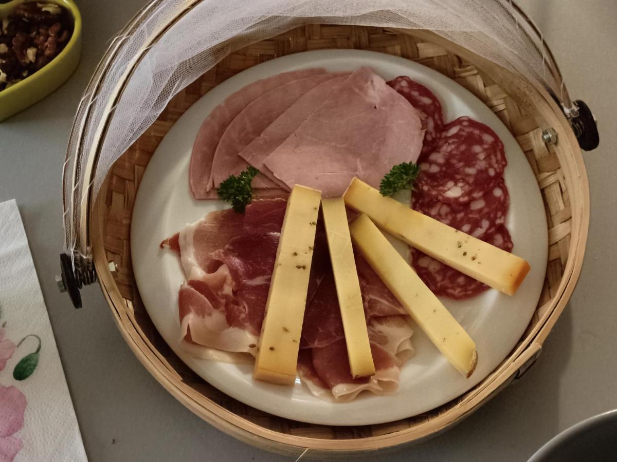 Les Bichettes Bed & Breakfast Mortagne-sur-Sevre Luaran gambar