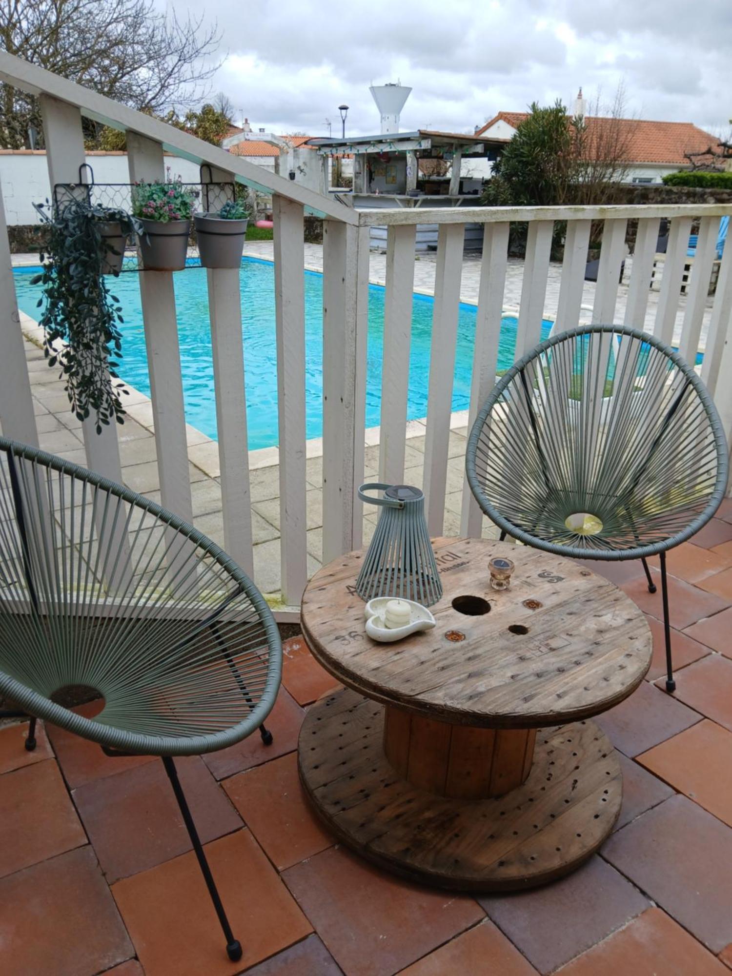 Les Bichettes Bed & Breakfast Mortagne-sur-Sevre Luaran gambar